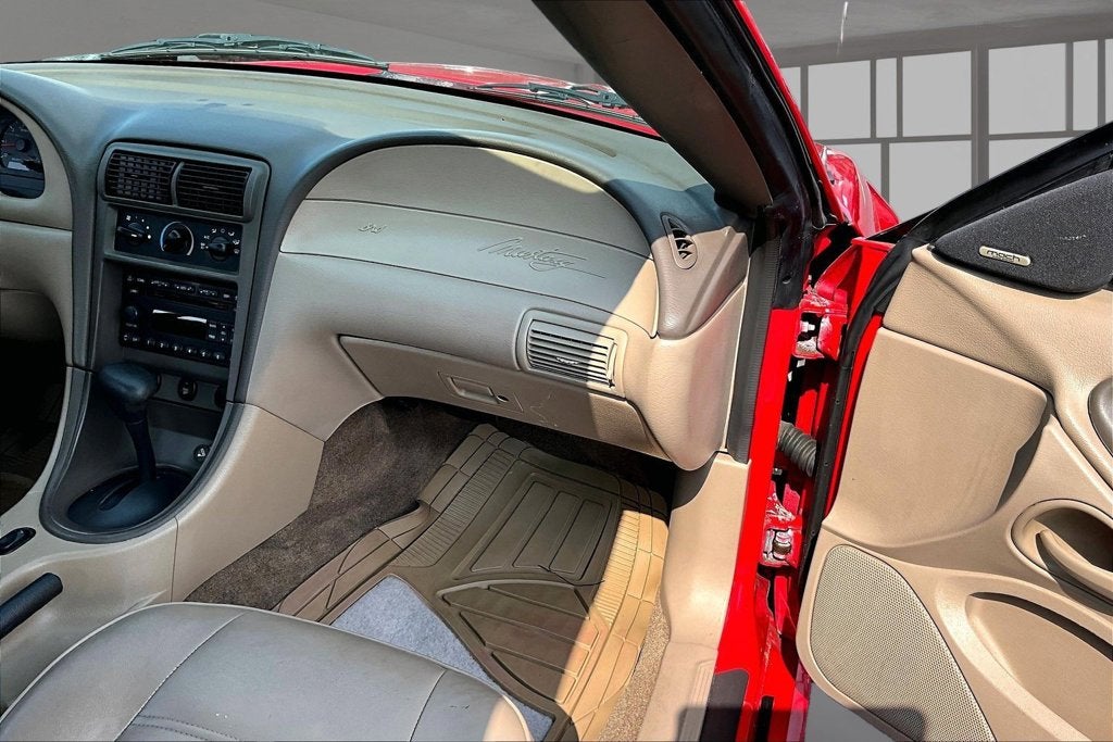 2004 Ford Mustang V6