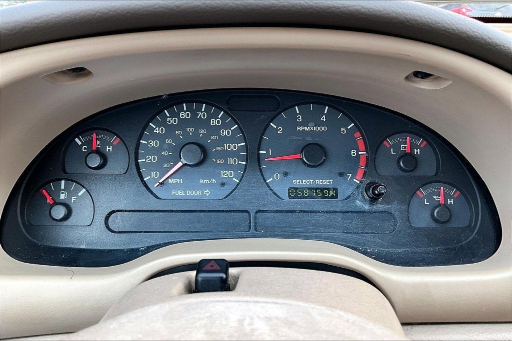 2004 Ford Mustang V6