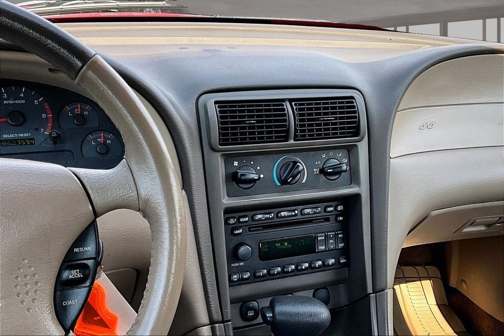 2004 Ford Mustang V6