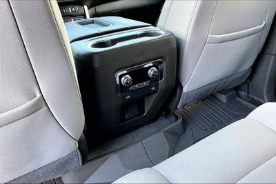2024 GMC Yukon SLE