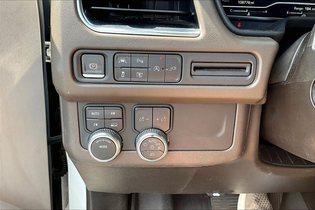 2022 GMC Yukon XL SLT
