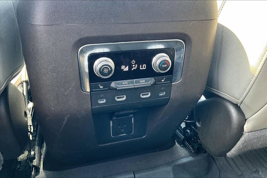 2022 GMC Yukon XL SLT