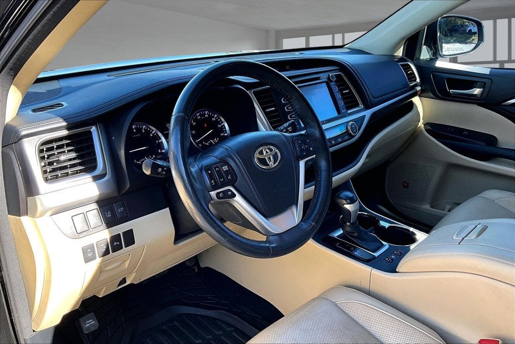 2015 Toyota Highlander Limited Platinum V6