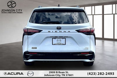 2023 Toyota Sienna XSE 7 Passenger