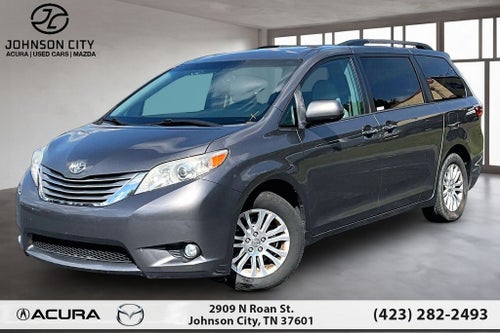 2017 Toyota Sienna XLE 8 Passenger
