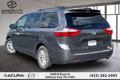 2017 Toyota Sienna XLE 8 Passenger