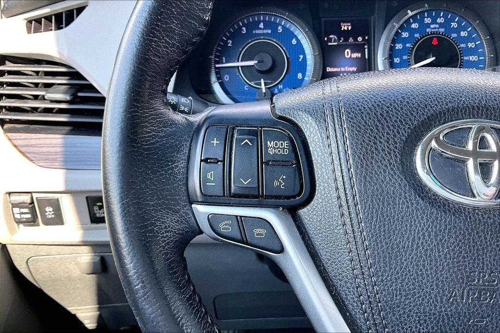 2017 Toyota Sienna XLE 8 Passenger