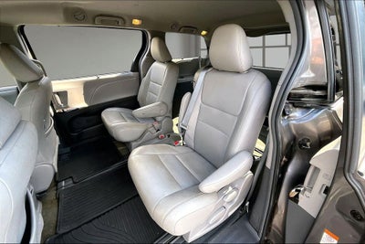 2017 Toyota Sienna XLE 8 Passenger