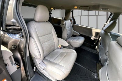 2017 Toyota Sienna XLE 8 Passenger