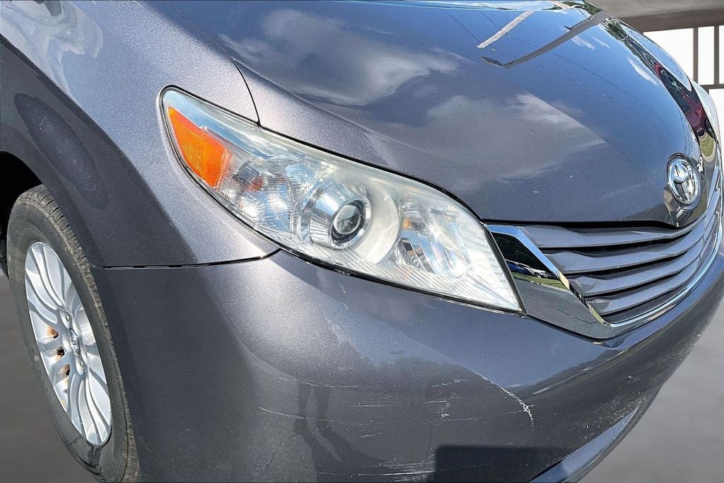 2017 Toyota Sienna XLE 8 Passenger