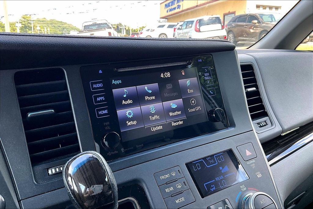 2017 Toyota Sienna XLE 8 Passenger
