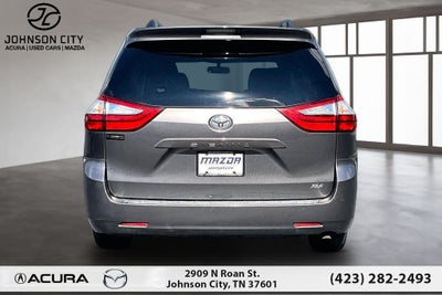 2017 Toyota Sienna XLE 8 Passenger