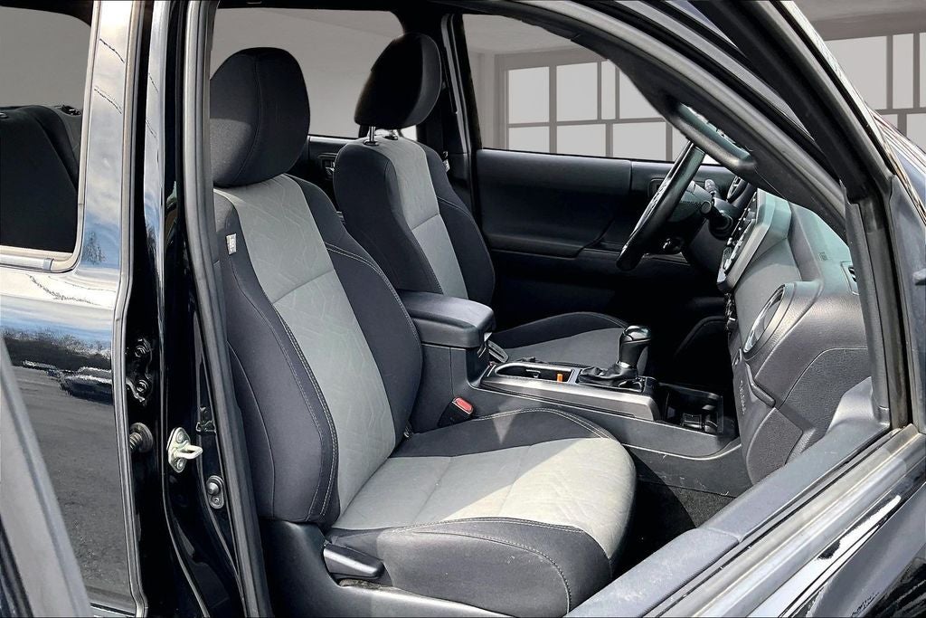 2020 Toyota Tacoma SR5 V6