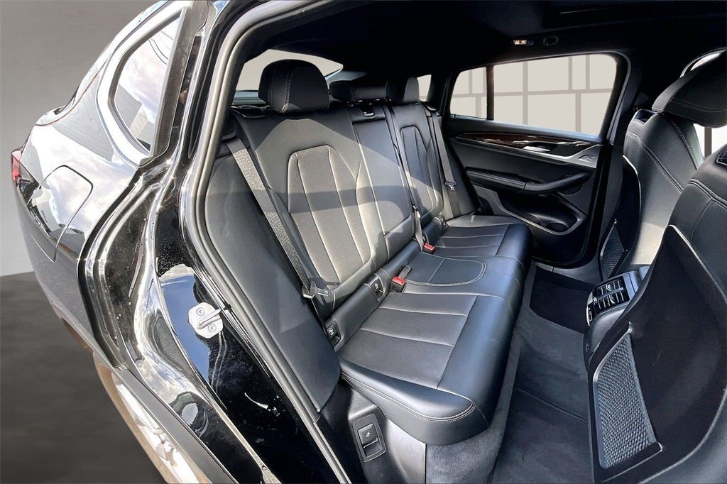 2023 BMW X4 xDrive30i