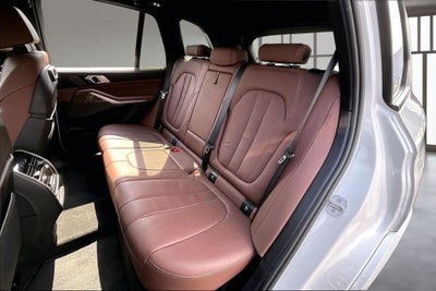 2021 BMW X5 M50i