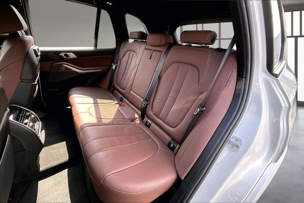 2021 BMW X5 M50i