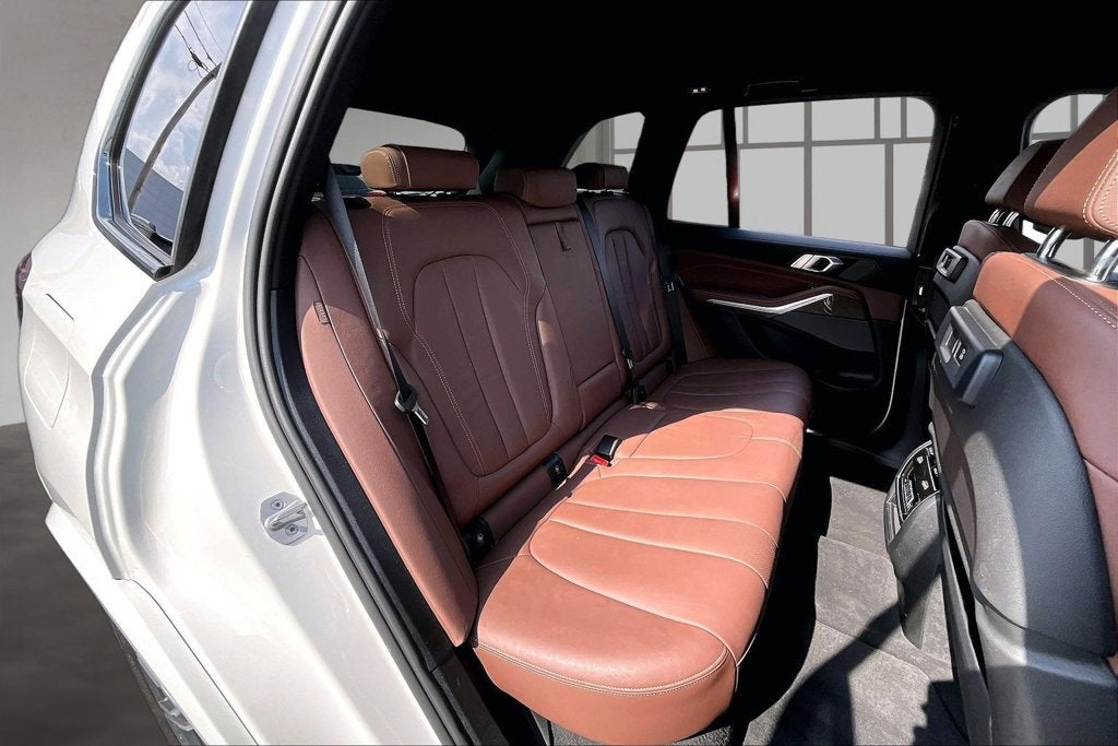 2021 BMW X5 M50i
