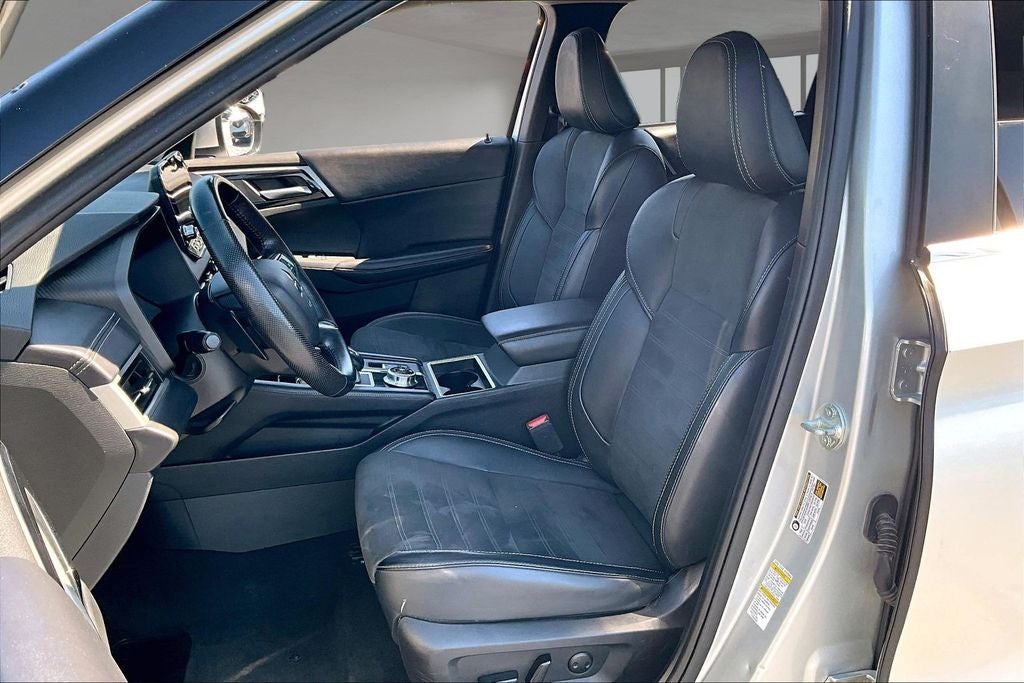 2024 Mitsubishi Outlander SE Black Edition w/Pano Roof