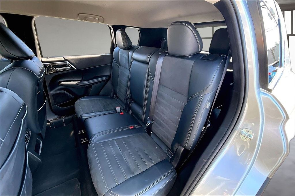 2024 Mitsubishi Outlander SE Black Edition w/Pano Roof