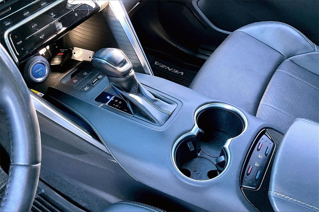 2021 Toyota Venza Base