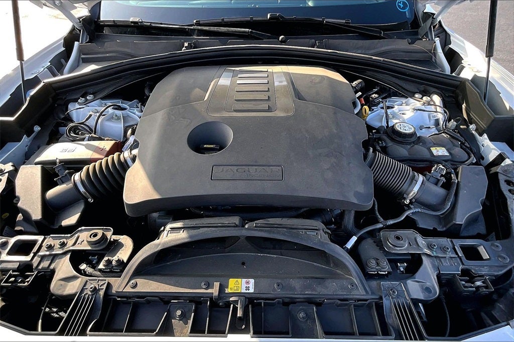 2025 Jaguar F-PACE P400 R-Dynamic S