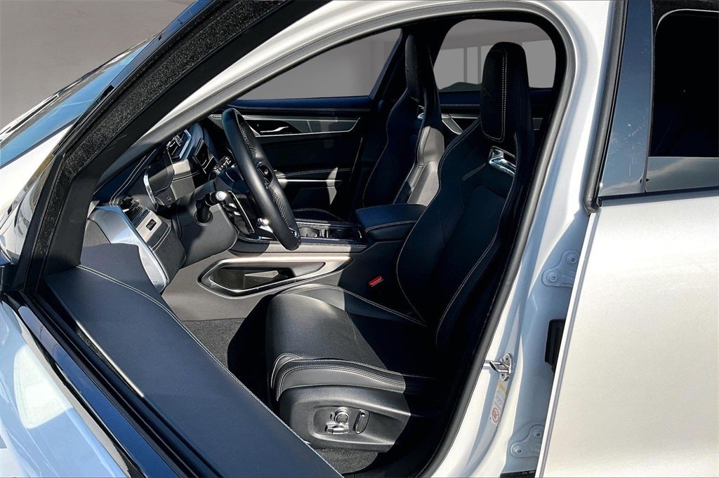 2025 Jaguar F-PACE P400 R-Dynamic S