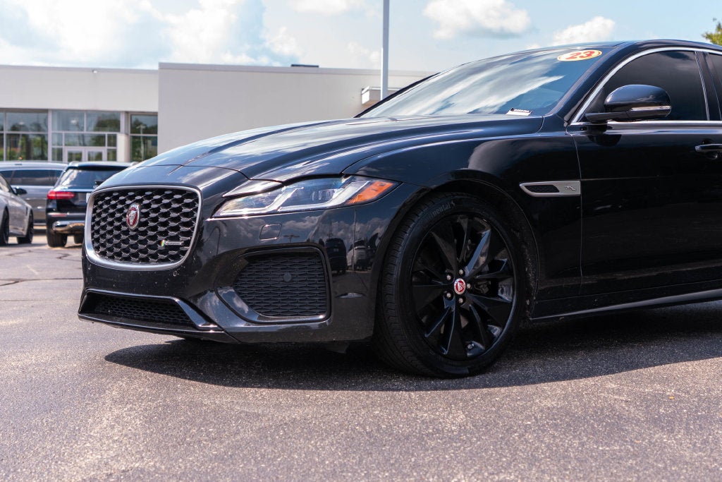 2023 Jaguar XF R-Dynamic SE