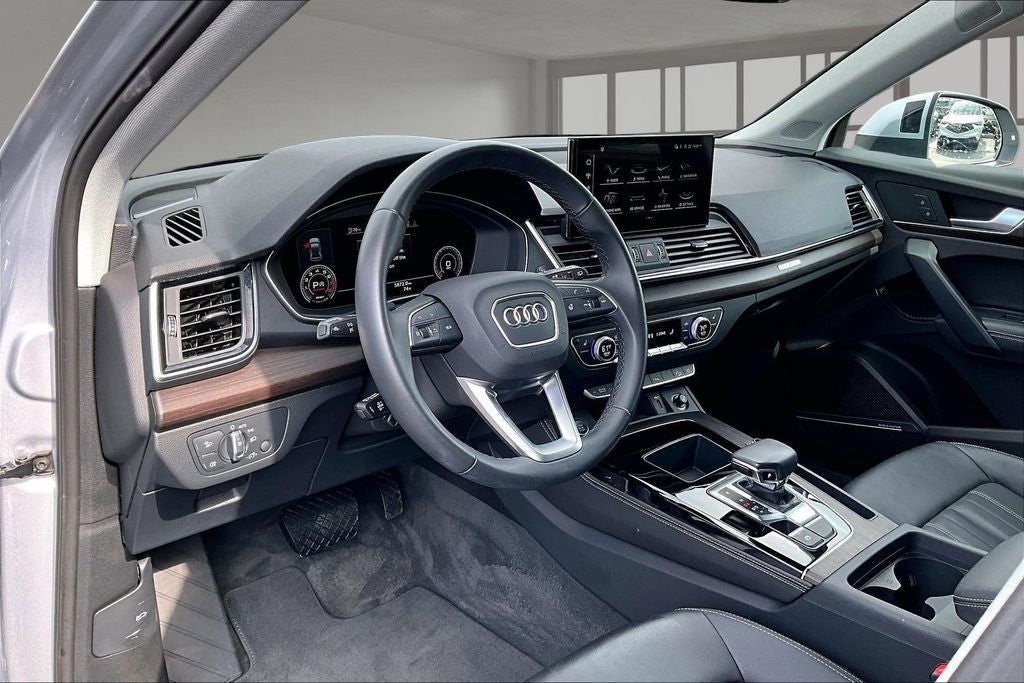 2023 Audi Q5 45 S line Premium quattro