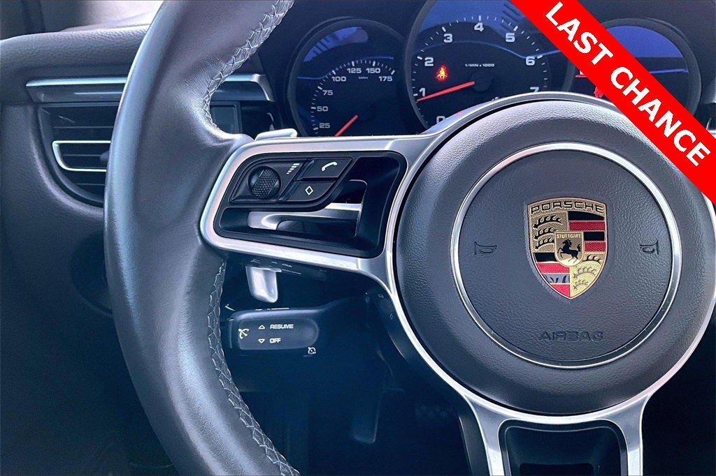 2021 Porsche Macan Base