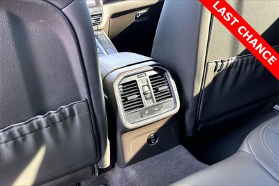 2021 Porsche Macan Base