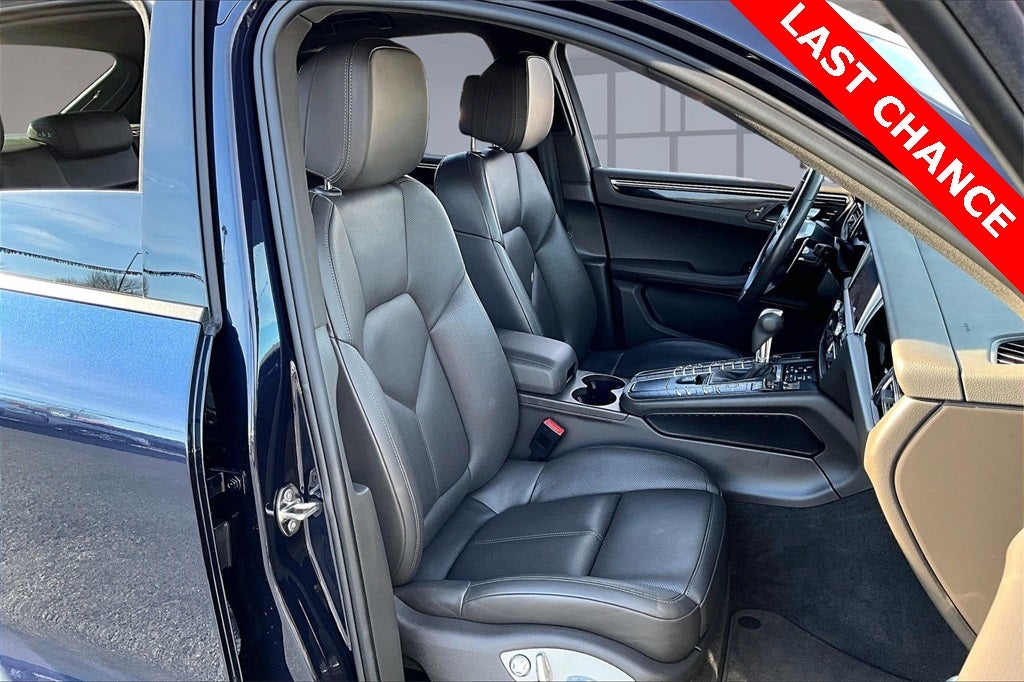 2021 Porsche Macan Base